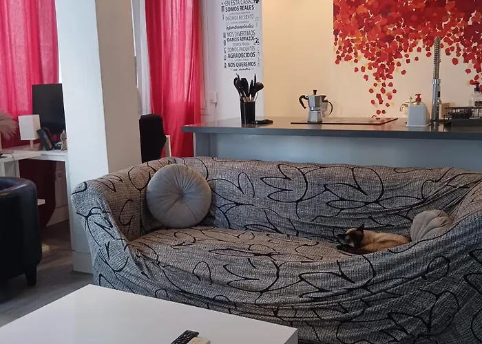 Una Habitacion En Un Piso Muy Centrico Y Moderno En Malaga - Room In A Centric And Modern Apartment In The Heart Of Malaga
