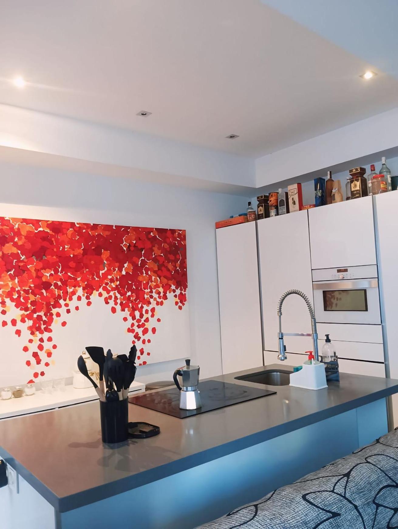 En Un Piso Muy Centrico Y Moderno En - In A Centric And Modern In The Heart Of Homestay *