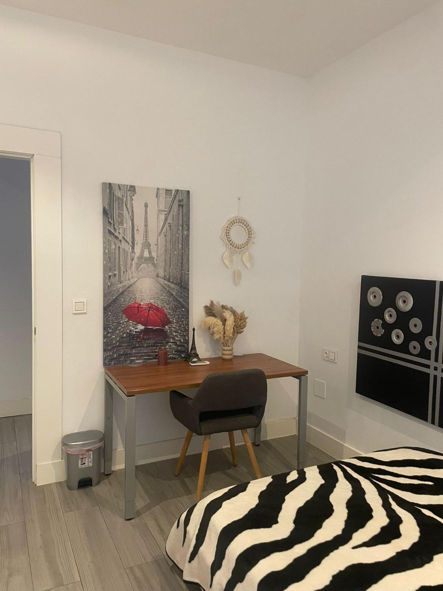 Homestay En Un Piso Muy Centrico Y Moderno En - In A Centric And Modern In The Heart Of Malaga